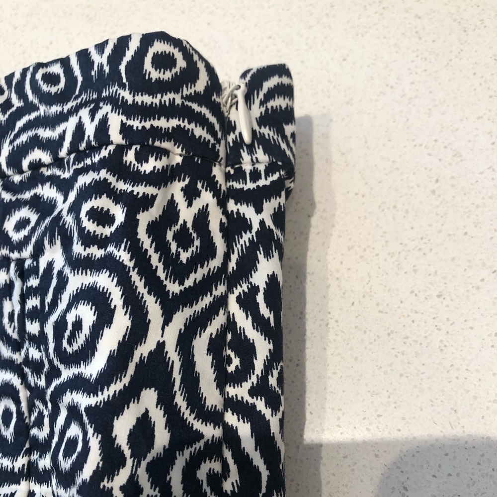 Patterned Mini Skirt - Picture 2 of 3